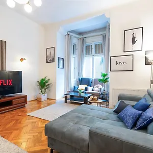  Apartament Beautiful Spacious Three-room Close To Buda Castle